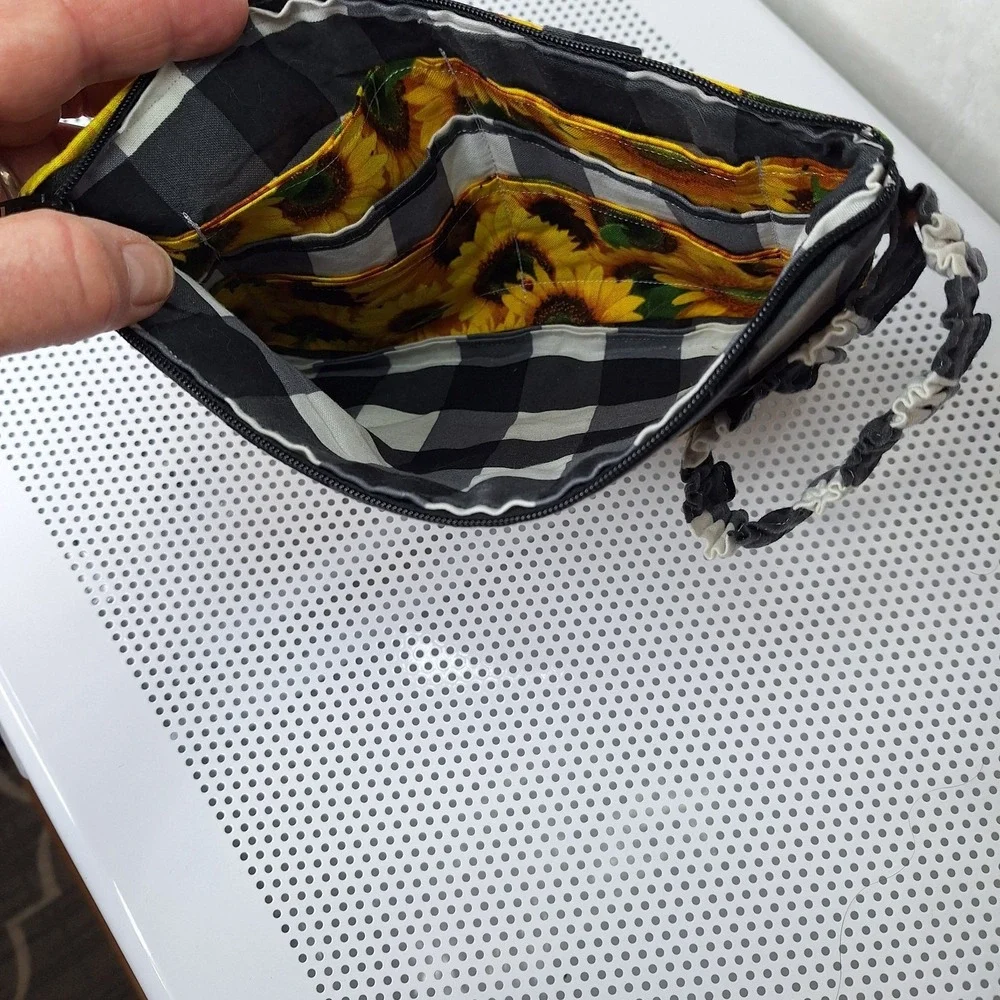 NeeJee Wear Handmade Wristlet Clutch Makeup Bag Sunflower Check Zipper Card Slot